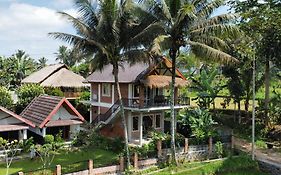 Novia Guest House Lombok-Tetebatu